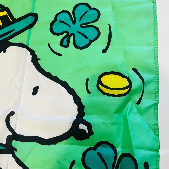 Snoopy St. Patrick's Day Vintage Rainbow Pot of Gold Shamrock Flag 41" x 29" - Picture 3 of 14